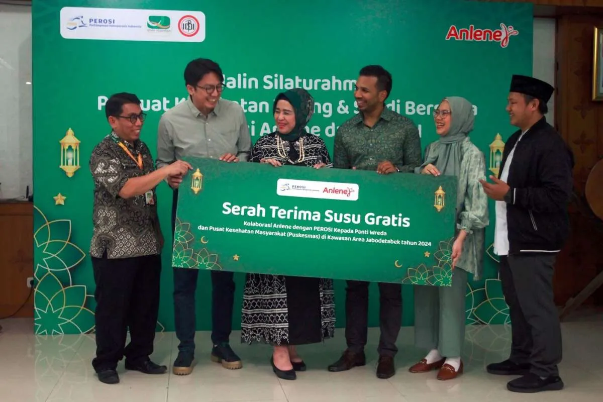 Anlene dan PEROSI Bagikan Akses Susu Bernutrisi ke Kelompok Lansia Rayakan Lebaran