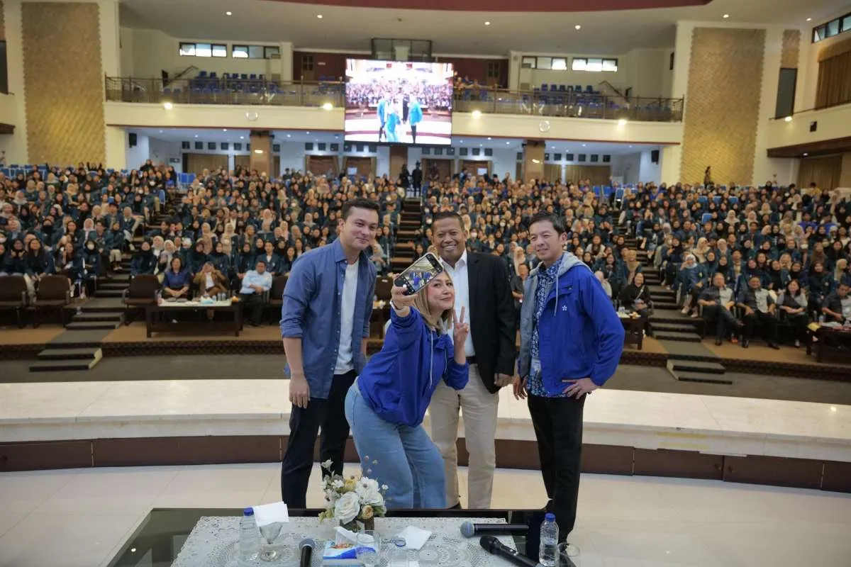 Wapresdir BCA Armand W. Hartono &Nicholas Saputra Hadir di BCA Berbagi Ilmu UNDIP