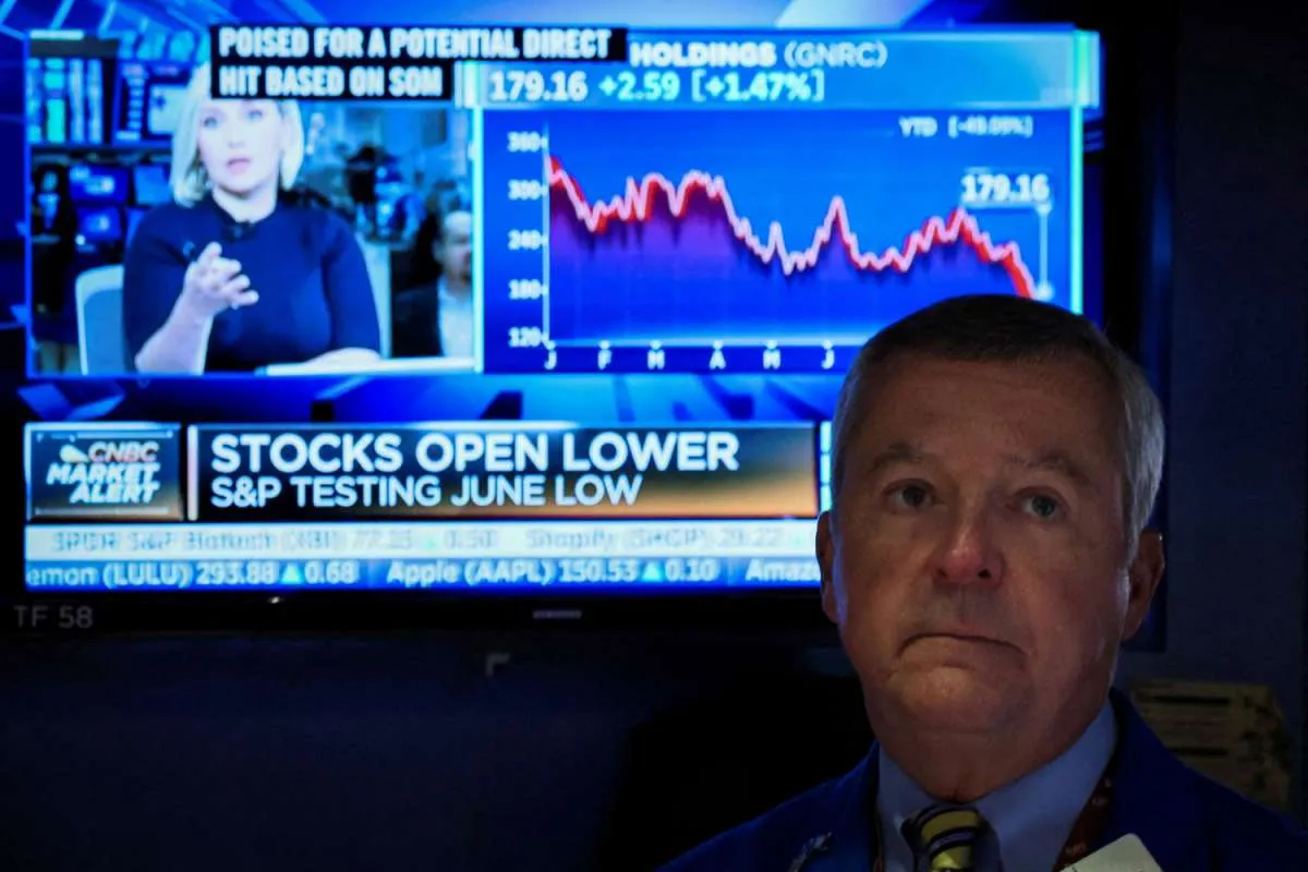 Wall Street Melemah, Rally Saham Pertumbuhan Tersendat