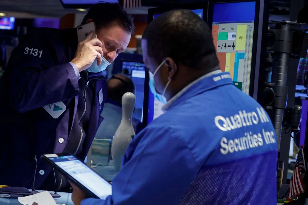 Wall Street Tak Berdaya, Dow Jones, S&P 500 dan Nasdaq Kembali Koreksi di Atas 1%