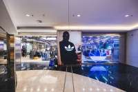Roti Buaya hingga Bajaj, Ikon Jakarta Hadir dalam Koleksi Patch Fashion Adidas