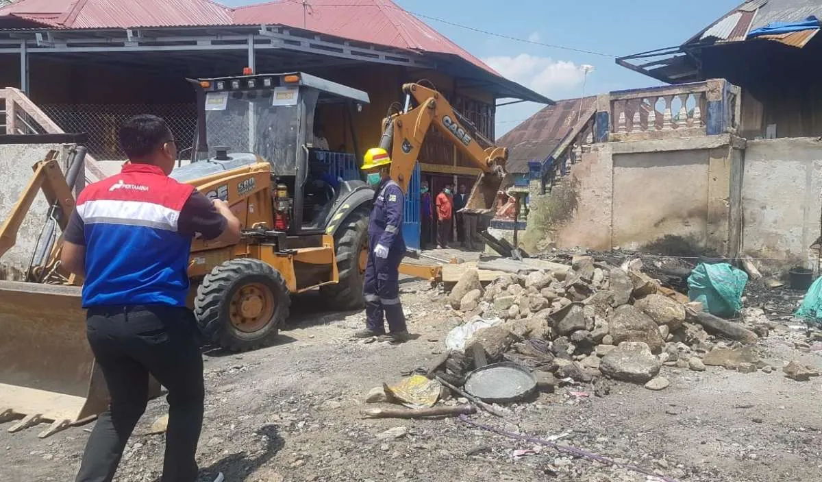 Pertamina Geothermal Energy Lumut Balai Bantu Percepatan Relokasi Puing Kebakaran