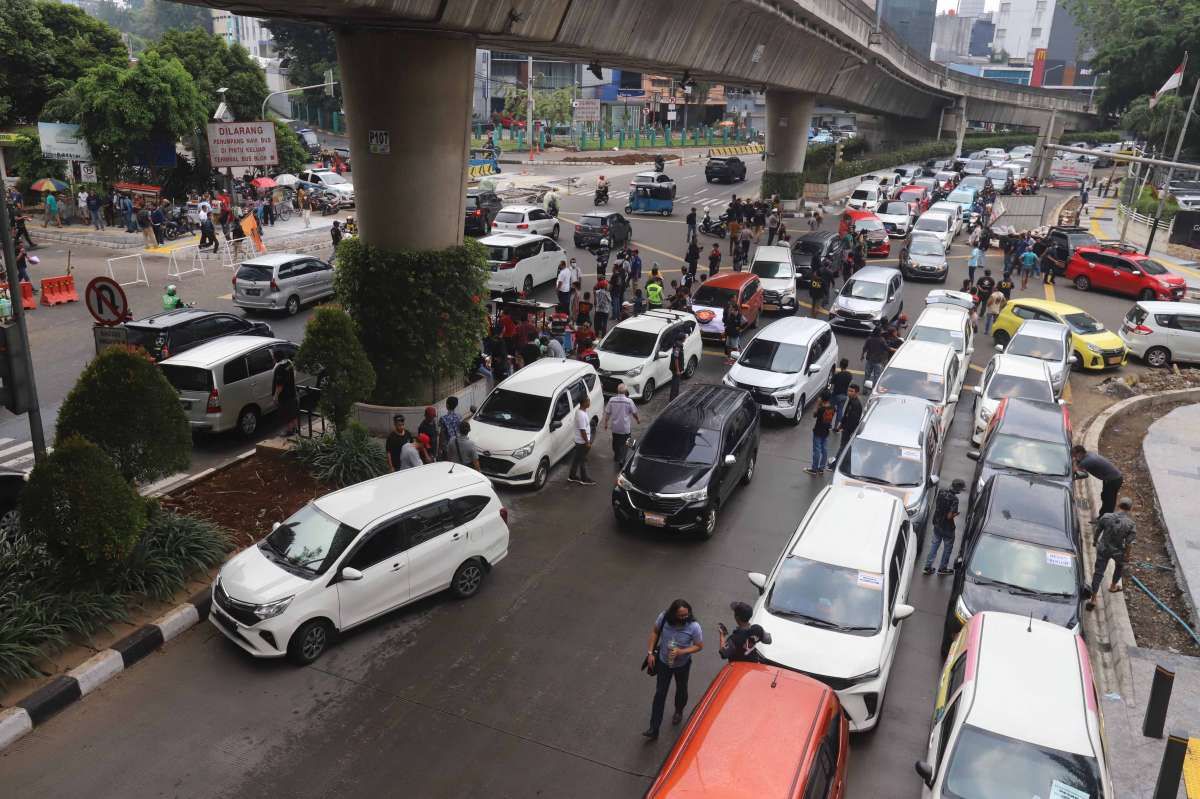 Driver Taksi Online Tuntut Penyesuaian Tarif