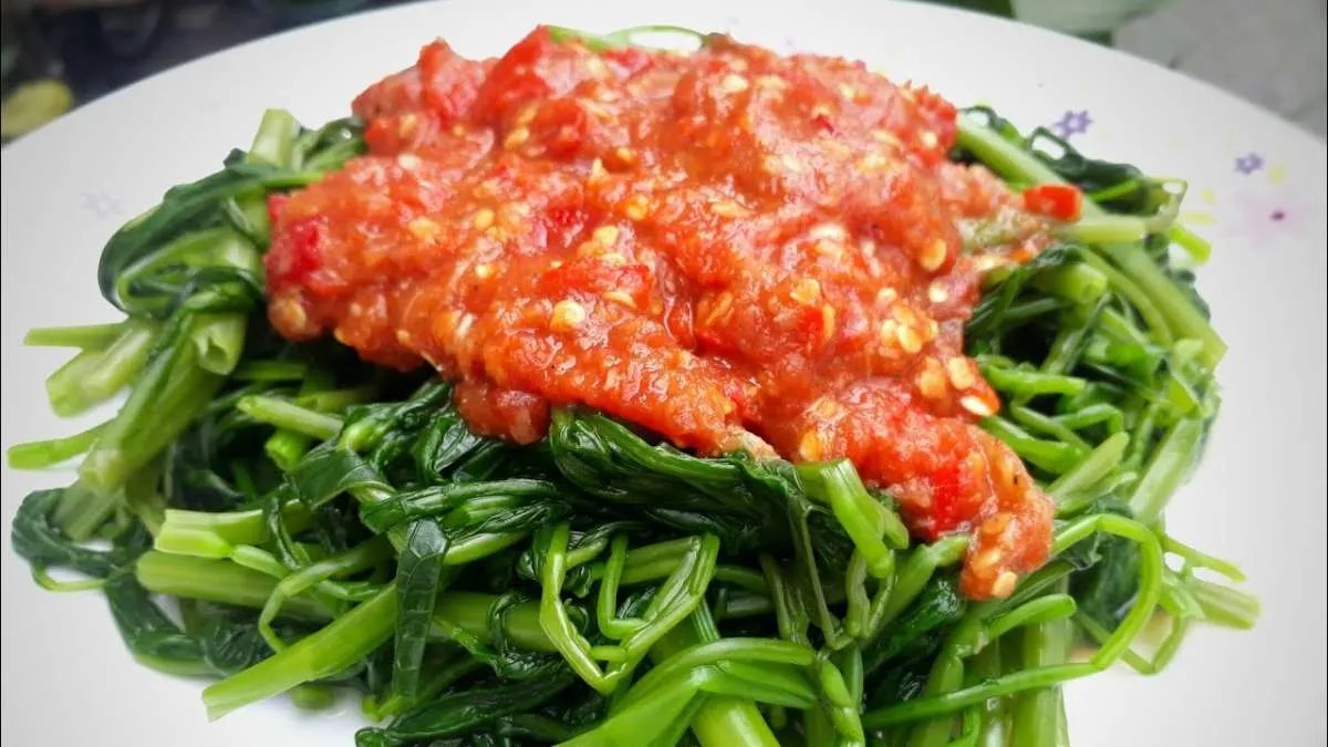 2 Resep Plecing Kangkung Khas Lombok, Pakai Bumbu Tauco Makin Nikmat