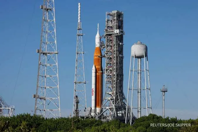 NASA to Make Second Attempt at Debut Moon Rocket Launch on Saturday