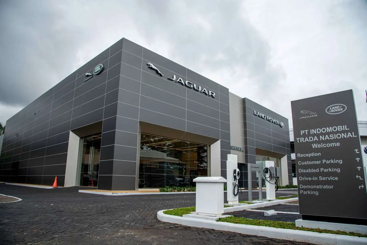  Modern dan Luxury, Showroom Pertama Jaguar & Land Rover Resmi Dibuka