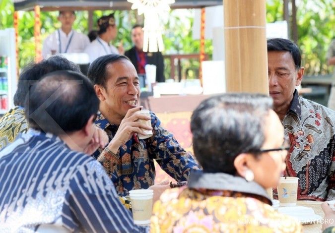 Jokowi menjajal kopi seharga Rp 7.000 di Balige
