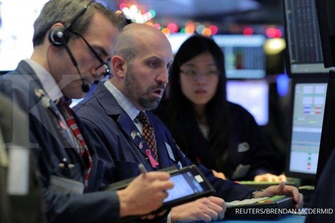 Wall Street turun disetir ancaman Trump dan Brexit