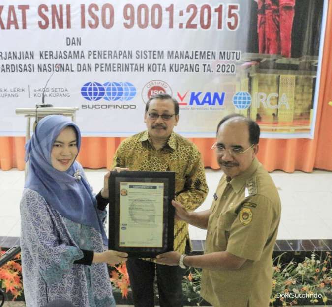 Sucofindo Serahkan Sertifikat SNI ISO ISO 9001:2015 kepada Pemerintah Kota Kupang
