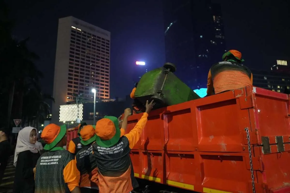 DLH Jakarta Angkut 91,41 Ton Sampah Usai Perayaan Tahun Baru