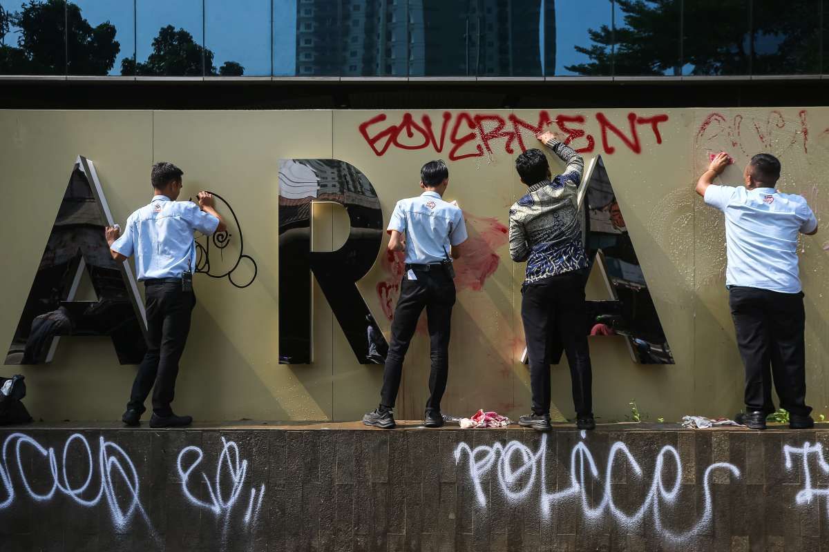 Risiko Politik Tetap Membayangi IHSG, Tercermin dari Valuasi hingga Cost of Capital