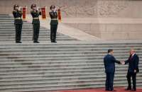 Donald Trump Disambut Meriah di Beijing, Hubungan Dagang AS-China Dipertaruhkan