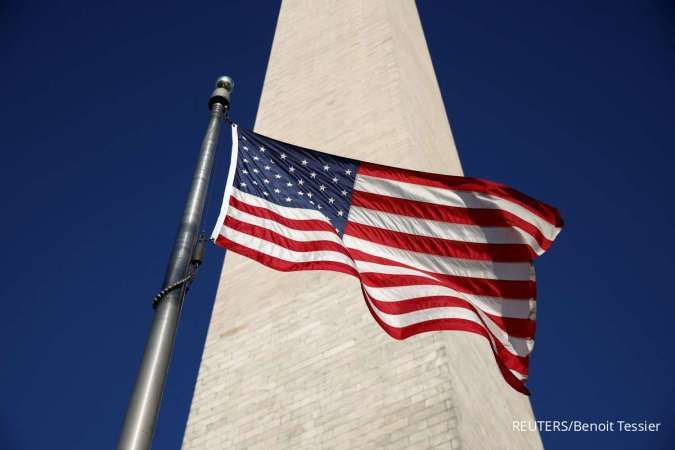 Trump Komplain Pengibaran Bendera AS Setengah Tiang pada Hari Pelantikannya