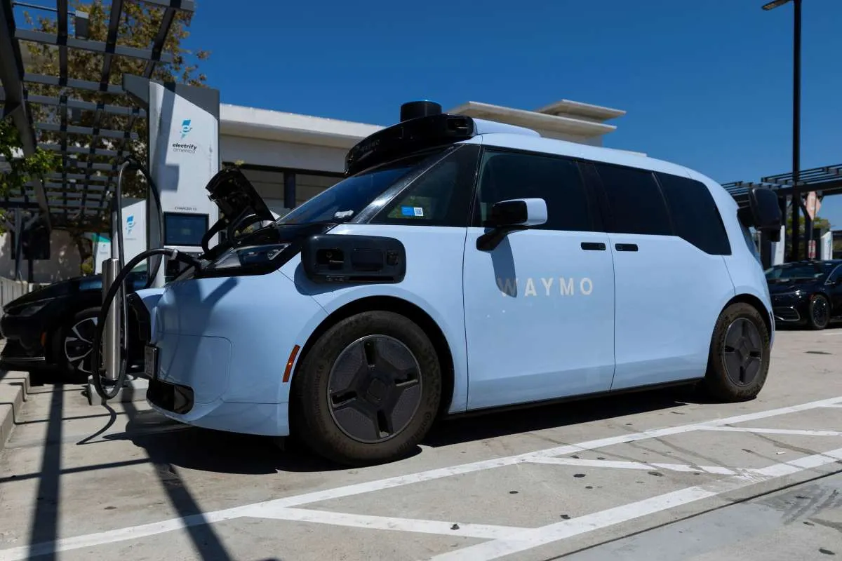 Waymo Bakal Hadirkan Layanan Robotaxi di Singapura pada 2028