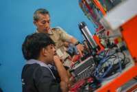 Job Hugging dan Dinamika Pasar Tenaga Kerja