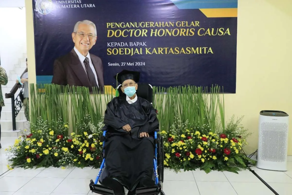Soedjai Kartasasmita, Sang Begawan Perkebunan Indonesia, Terima Doctor Honoris Causa