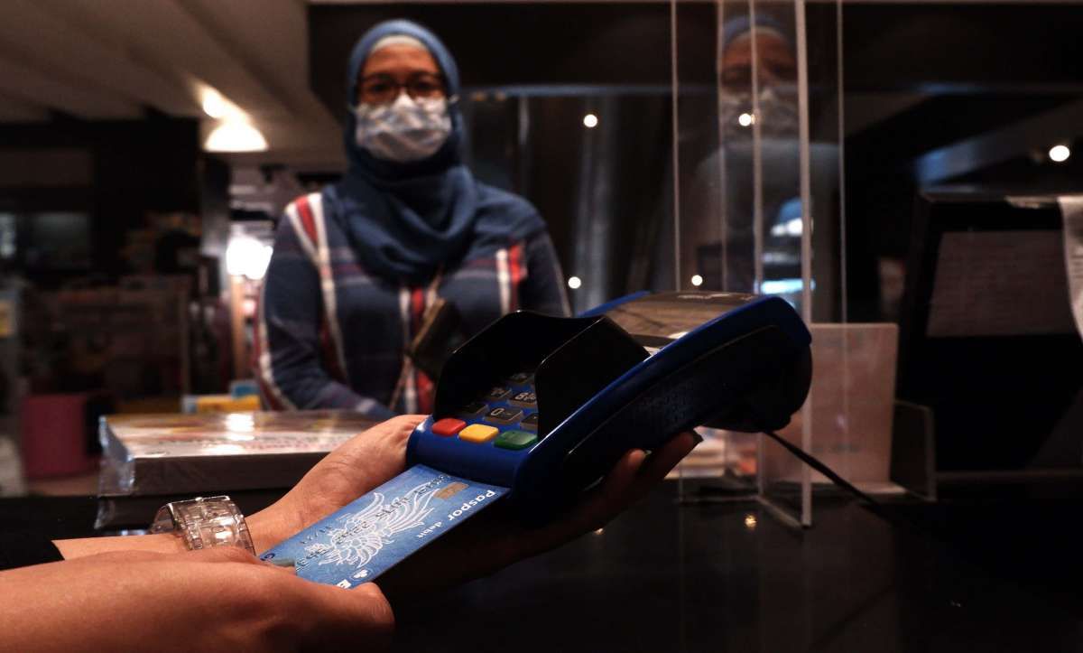Teknologi chip pada kartu debit