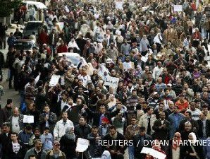 Rakyat menunggu langkah militer untuk ciptakan pemerintahan transisi di Mesir