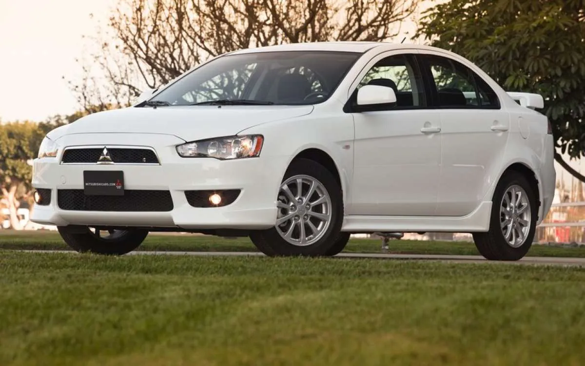Sedan mewah sudah murah, harga mobil bekas Mitsubishi Lancer EX mulai Rp 150 juta