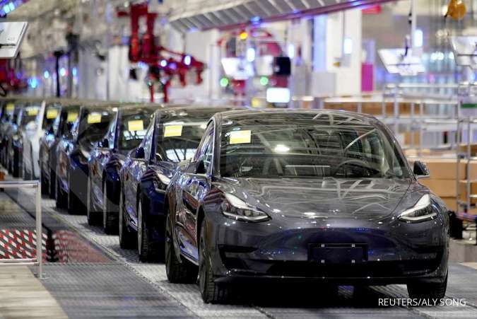 Tesla Menaikkan Harga Jual Mobil Listrik di Pasar China