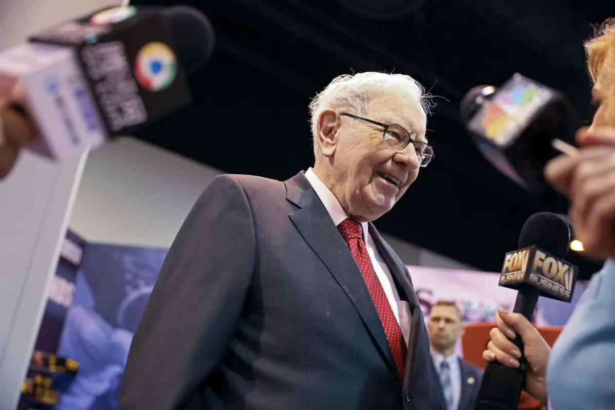 9 Aturan Warren Buffett yang Bisa Bantu Kelas Menengah Naik ke Kelas Atas
