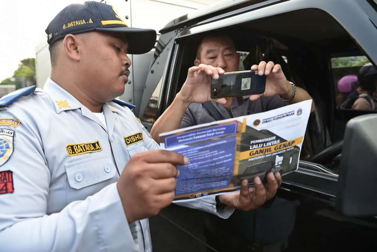 Anies belum putuskan soal taksi online tak kena ganjil genap