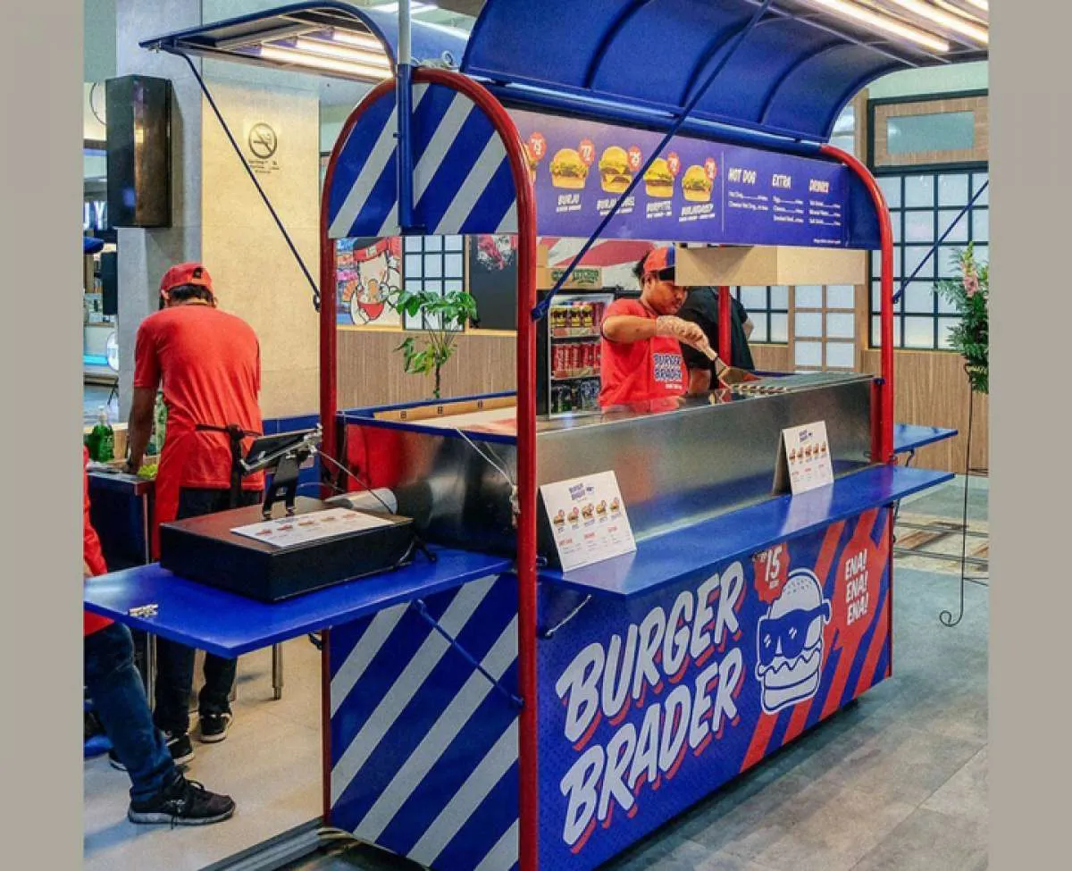 Mencuil lezatnya bisnis burger kelas kaki lima