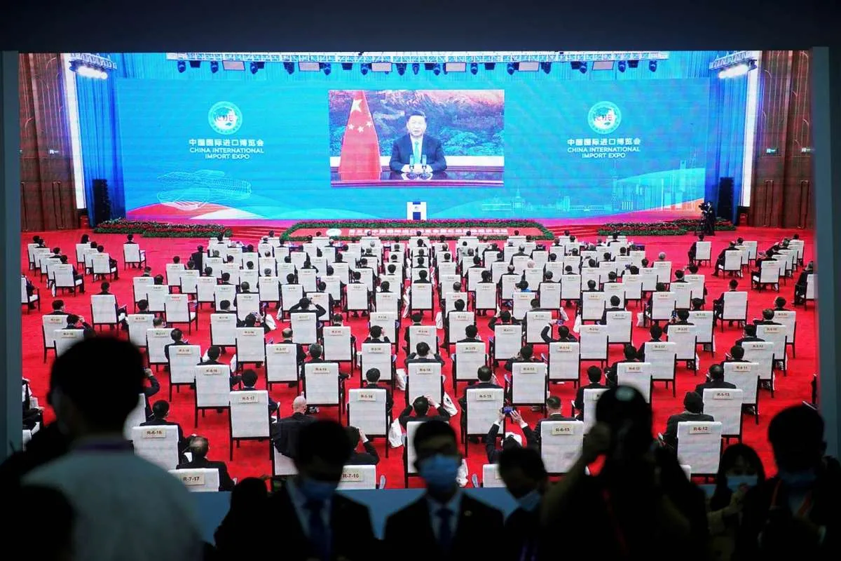 Redakan kekhawatiran, Xi Jinping: Sirkulasi ganda jadikan China pasar dunia