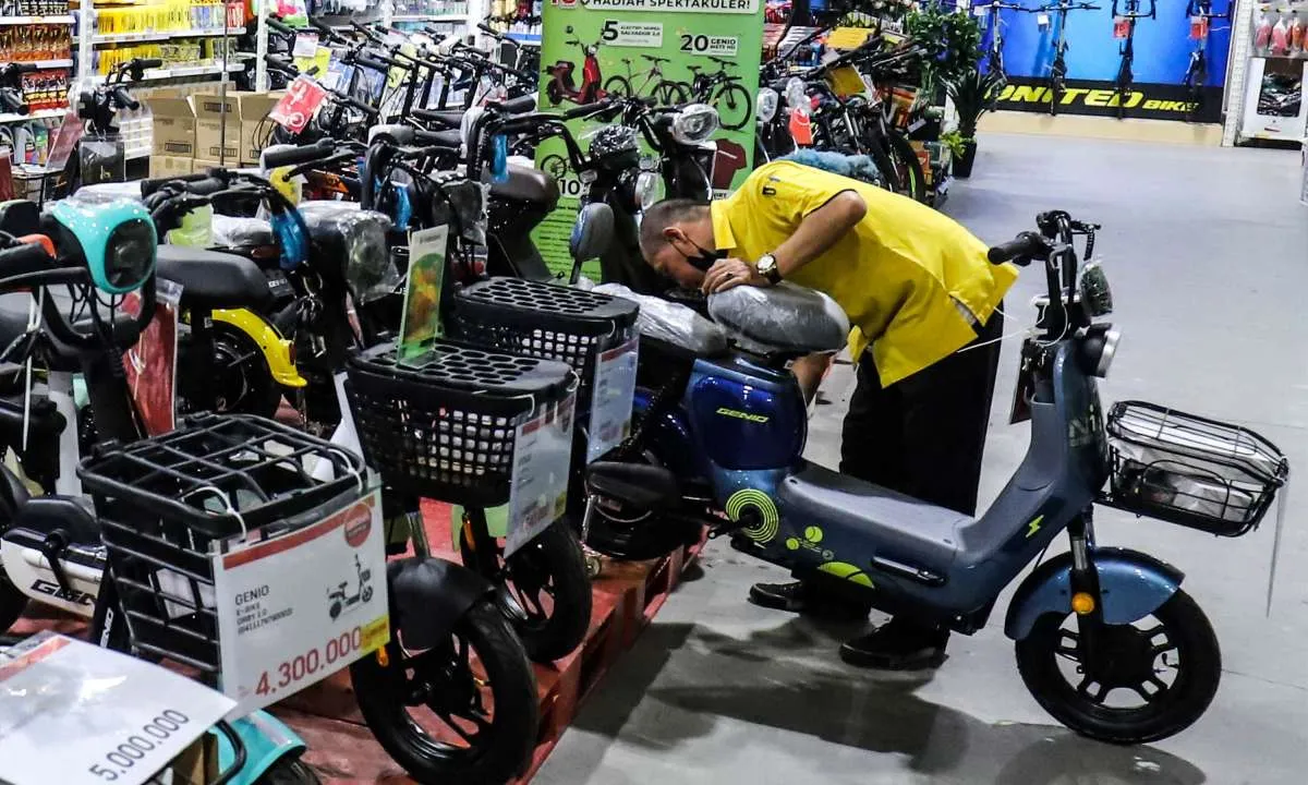 Periksa Harga Motor Listrik Subisidi Jelang Akhir 2023, Ada BF Goodrich hingga Selis