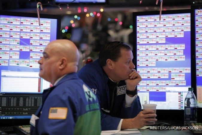 Wall Street terbebani jatuhnya harga minyak