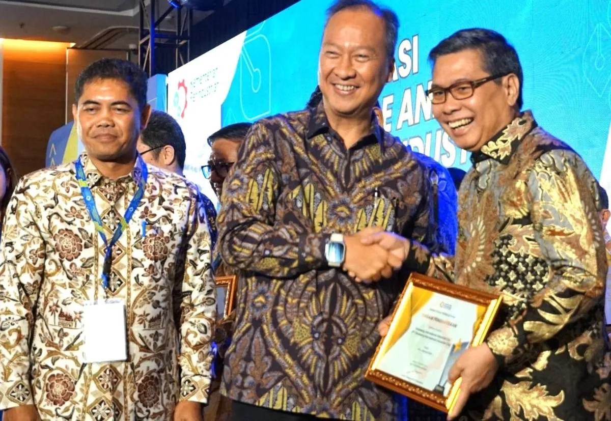 Menperin Beri Penghargaan kepada Industri Tangguh dan Berkelanjutan