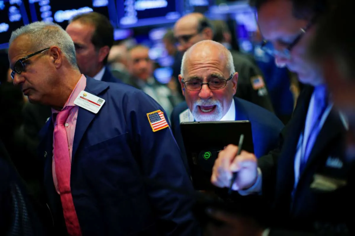 Wall Street ditutup naik, terangkat penundaan tarif barang impor China