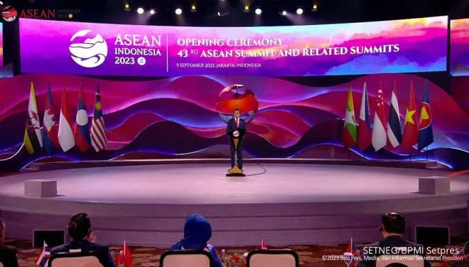 President Jokowi Officially Opens the 43rd ASEAN Summit in Jakarta