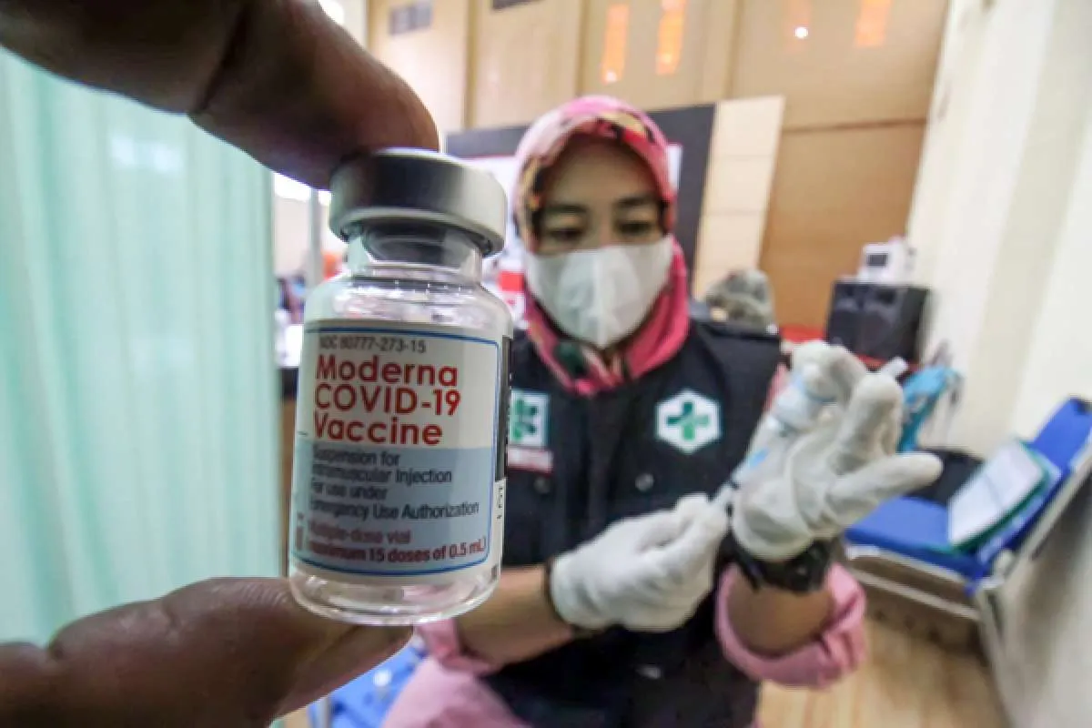 Dijadikan Vaksin Booster, Ini Efek Samping Vaksinasi Covid-19 Moderna & Pfizer