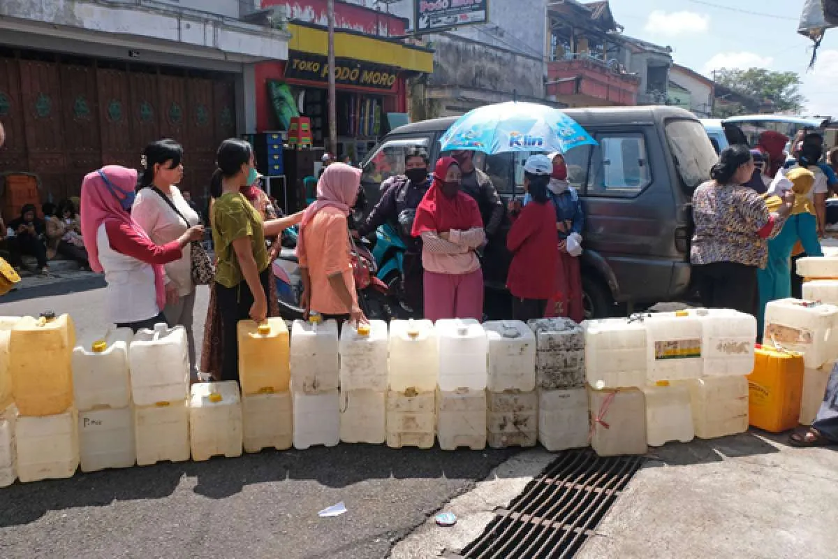 Mendag Zulhas Pastikan Stok Minyak Goreng Curah Aman