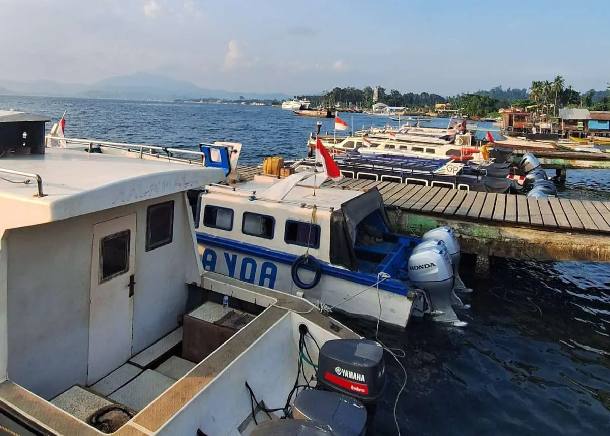 Menuju Obi, Kapal Berhenti di Tengah Laut Sampai Ada Lampu Terang Saling Bersahut