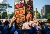 Saham BMRI, BBRI, BBNI, BBCA Kompak Turun, Ada Isu Rekening Donasi Demo Diblokir