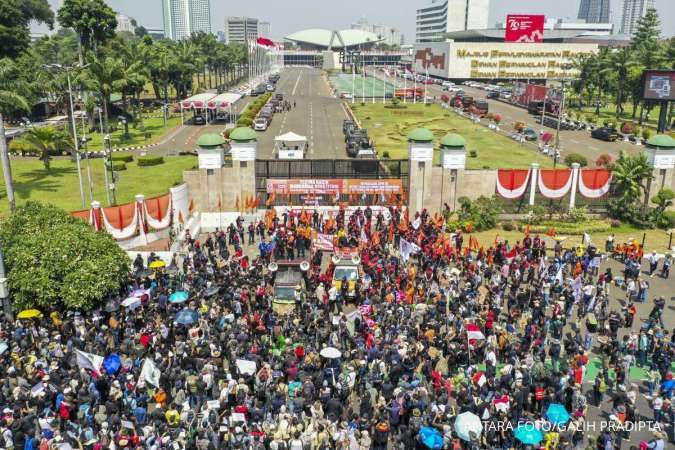 Demokrasi Buruk Bikin IHSG Terjungkal, Berikut Rekomendasi Saham Hari Ini