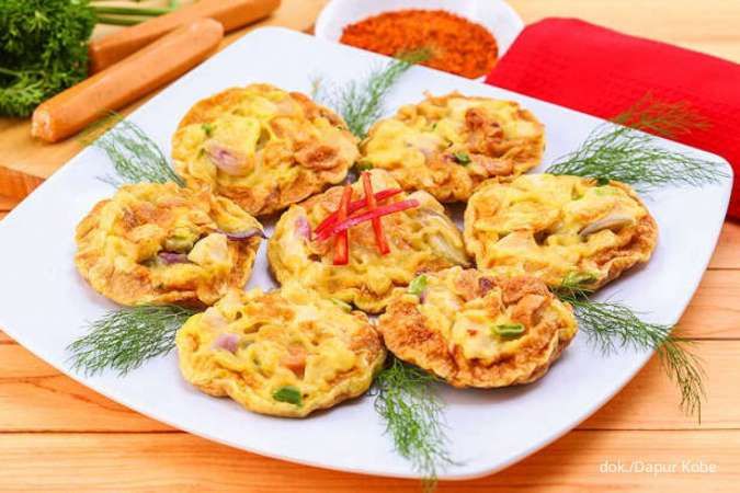 Mau Masak Kilat? Bikin Omellete Mie Ayam Sosis Aja, Ini Resepnya