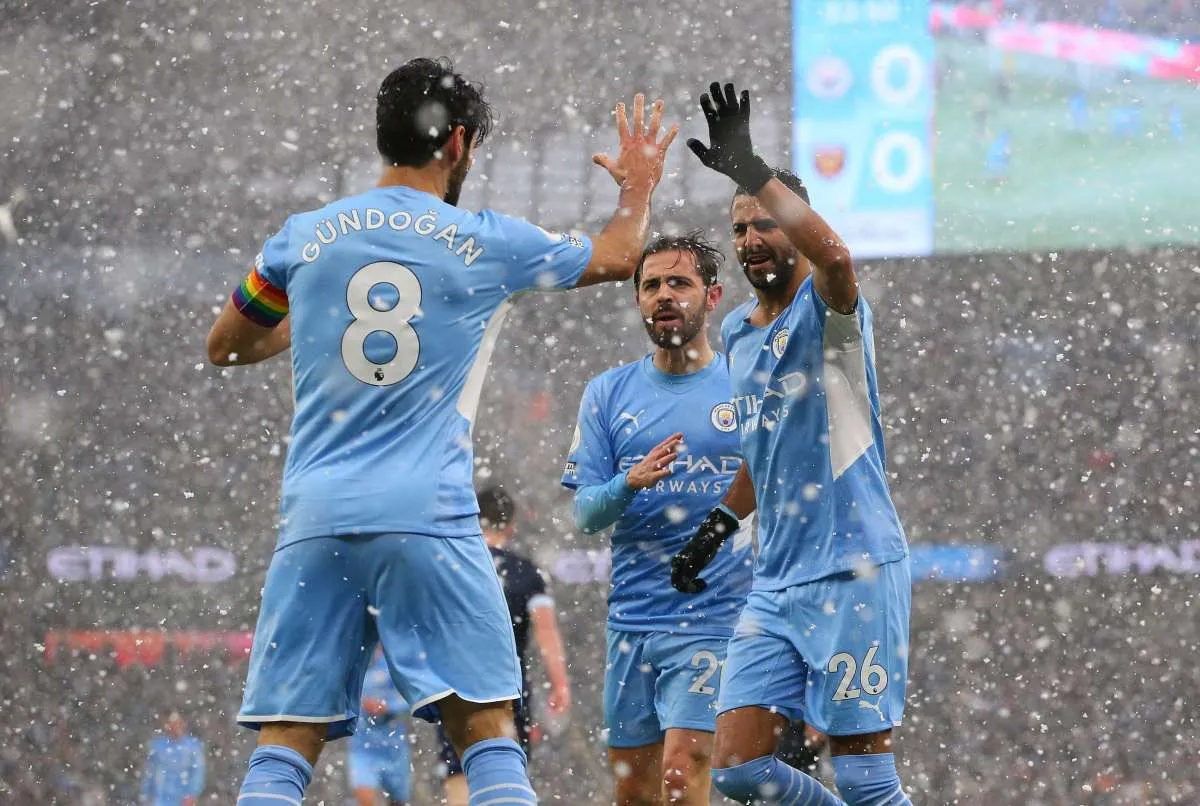 Klasemen Liga Inggris pekan ke-13: Manchester City tempel Chelsea di puncak