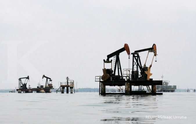 Penurunan mingguan minyak terbesar sejak Januari