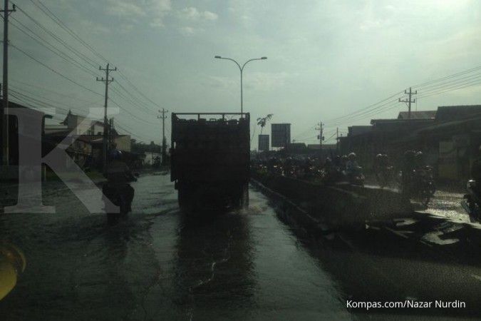 Hati-hati menjelang supermoon, pantura Semarang dilanda banjir rob