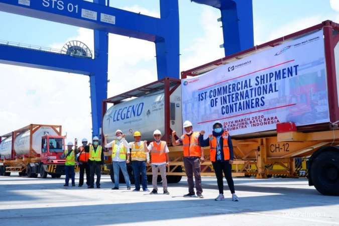 Pelabuhan Kuala Tanjung Layani Pelayaran Peti Kemas Internasional