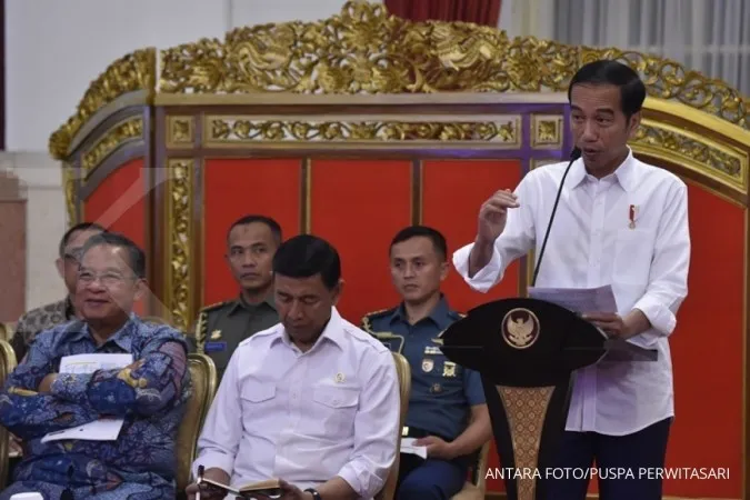 Don’t scare investors away, Jokowi tells ministers
