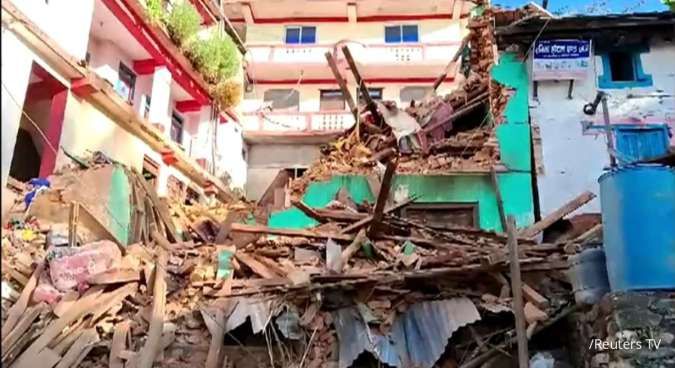Gempa Nepal Menewaskan Sedikitnya 128 Orang, Jumlah Korban Masih Bisa Bertambah