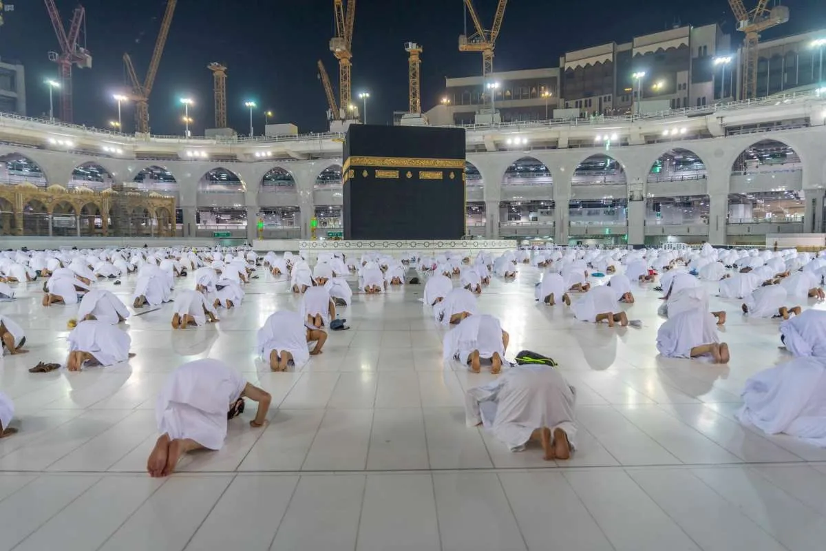Raja Salman izinkan sholat tarawih di Masjidil Haram dan Masjid Nabawi
