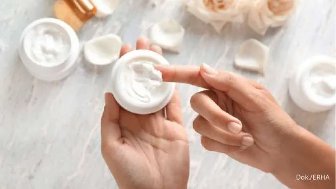 5 Cara Lepas Krim Dokter Tanpa Menyebabkan Breakout, Enggak Perlu Takut Lagi!