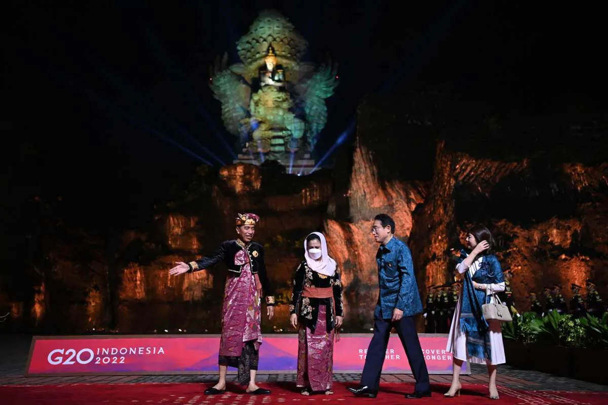 Pakai Baju Adat Bali, Jokowi Gelar Jamuan Makan Malam untuk Pemimpin G20