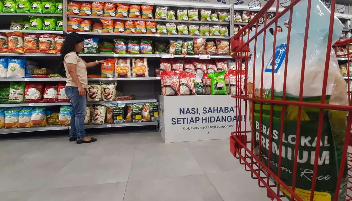 Keyakinan Konsumen Meningkat, Tetapi Masyarakat Pilih Perbanyak Tabungan