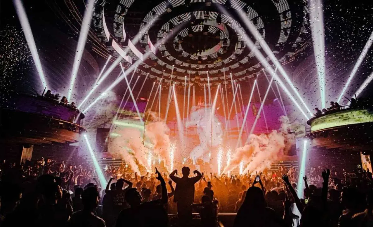 Industri Pariwisata Tertekan, PHRI Minta Revisi Aturan Rokok